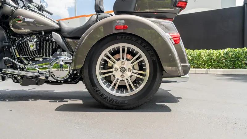 2023 Harley-Davidson Tri Glide Ultra photo 40