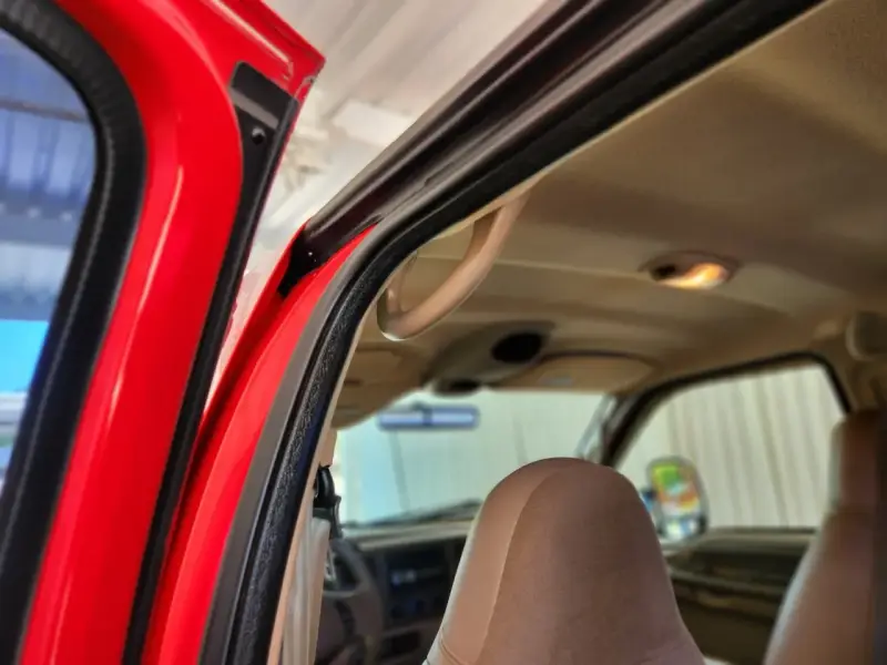 1999 Ford F-450 Super Duty Lariat Crew Cab photo 40