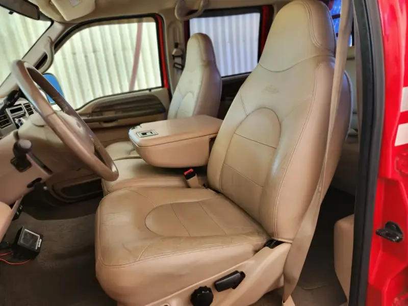 1999 Ford F-450 Super Duty Lariat Crew Cab photo 28