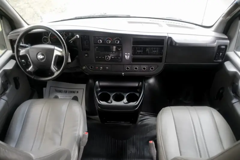 2008 Chevrolet Express G3500 photo 31