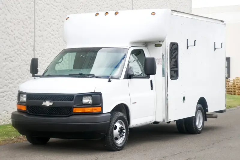 2008 Chevrolet Express G3500 photo 2