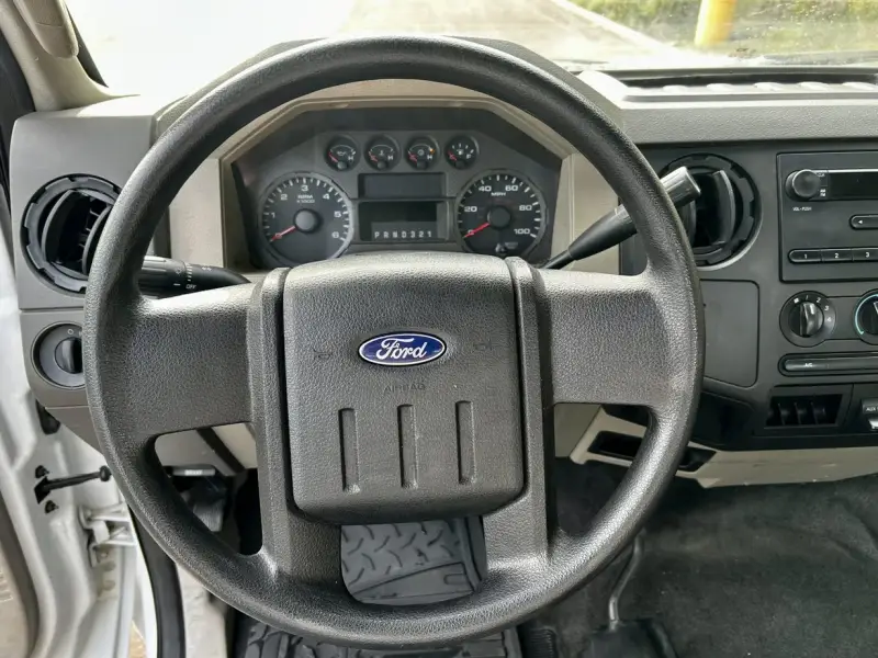 2009 Ford F-450 Super Duty XL photo 45