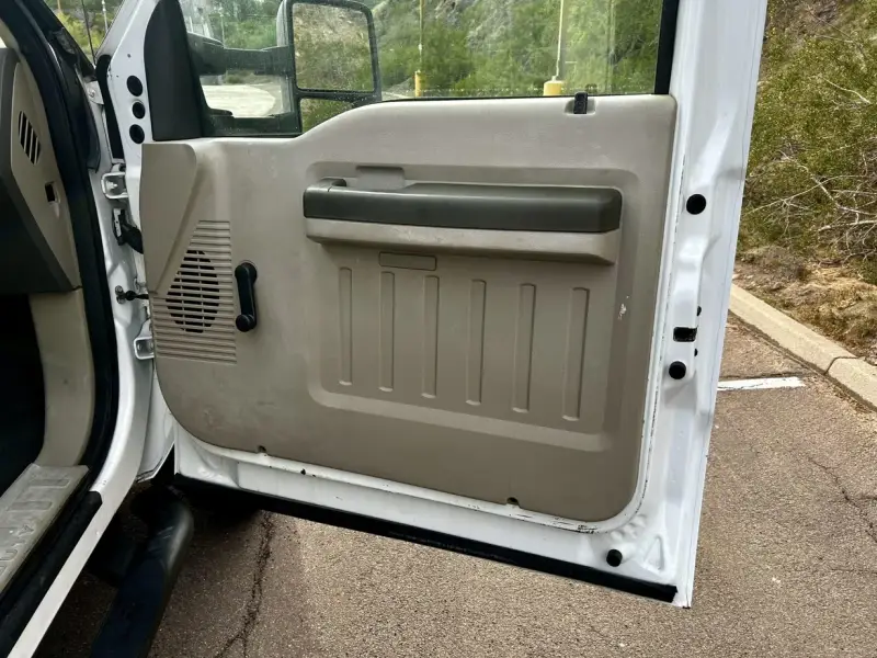 2009 Ford F-450 Super Duty XL photo 44