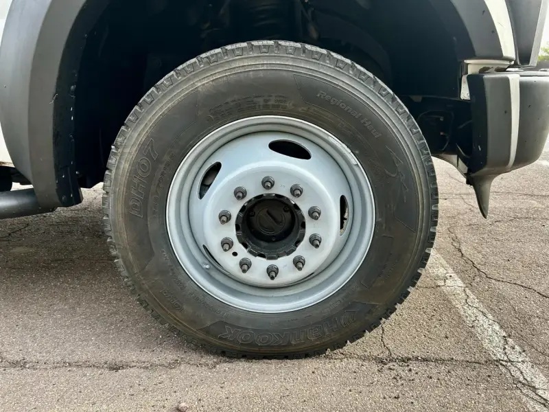 2009 Ford F-450 Super Duty XL photo 35