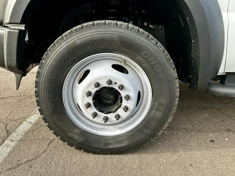 2009 Ford F-450 Super Duty XL photo 34