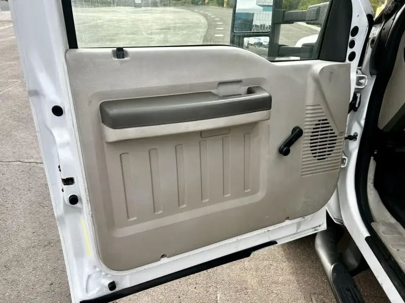2009 Ford F-450 Super Duty XL photo 43