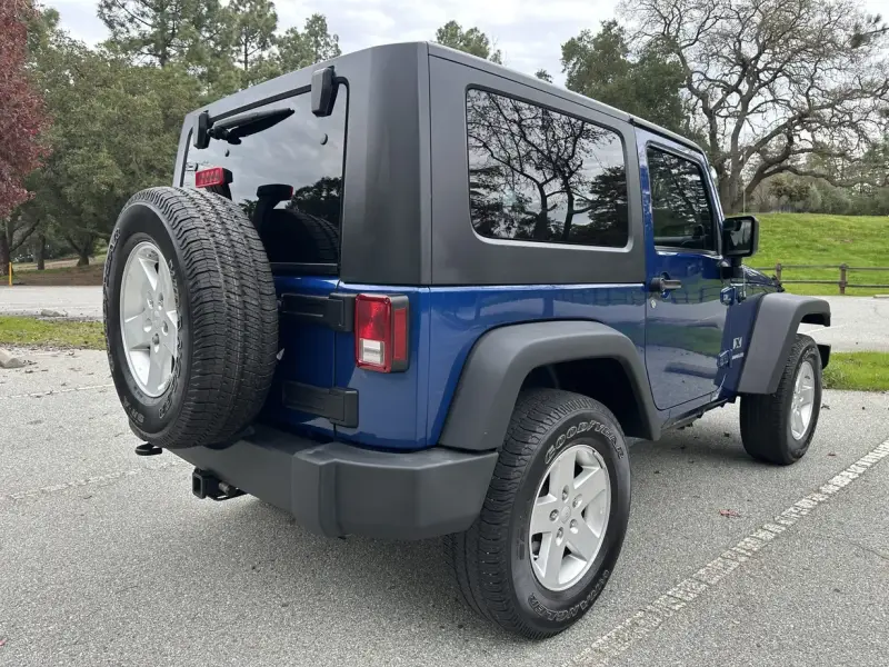2009 Jeep Wrangler X photo 9