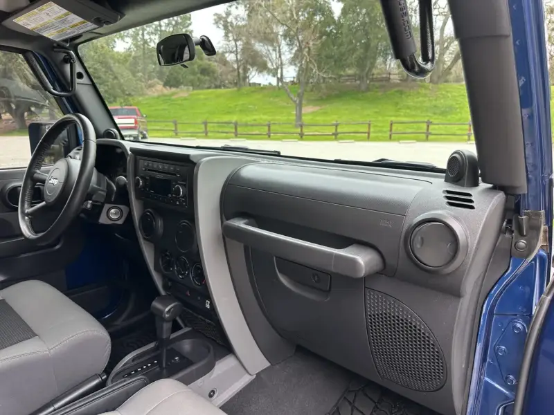 2009 Jeep Wrangler X photo 42