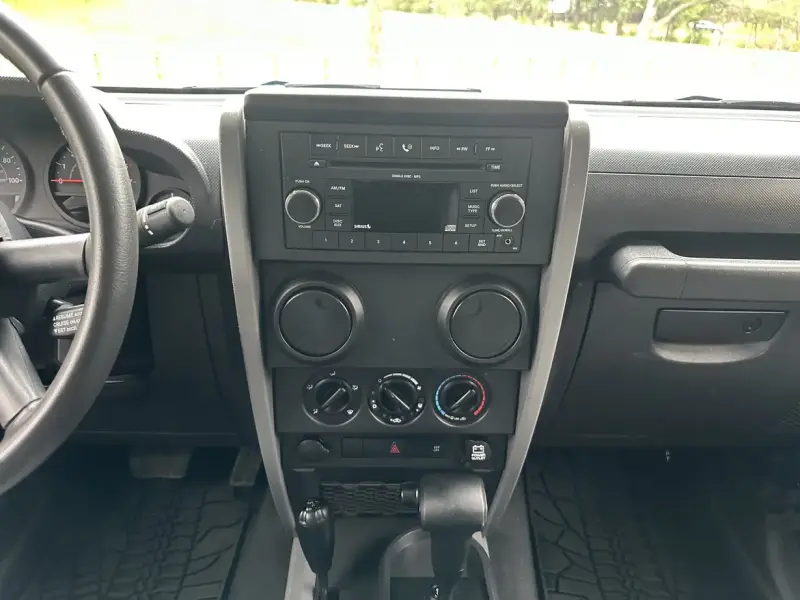 2009 Jeep Wrangler X photo 39