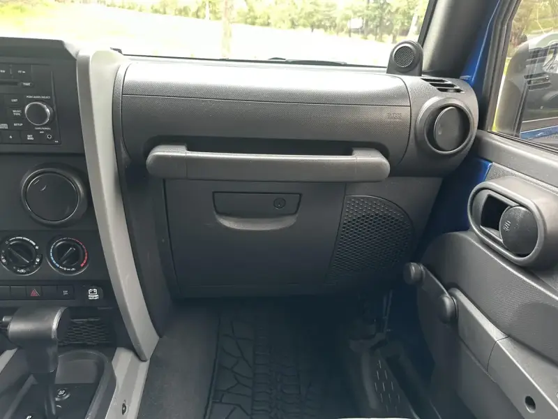 2009 Jeep Wrangler X photo 41