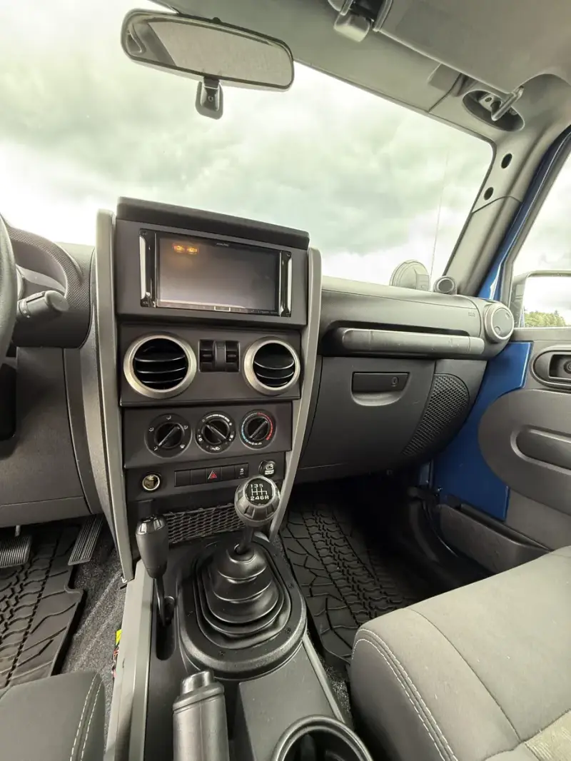 2010 Jeep Wrangler Sport S Mountain Edition photo 37
