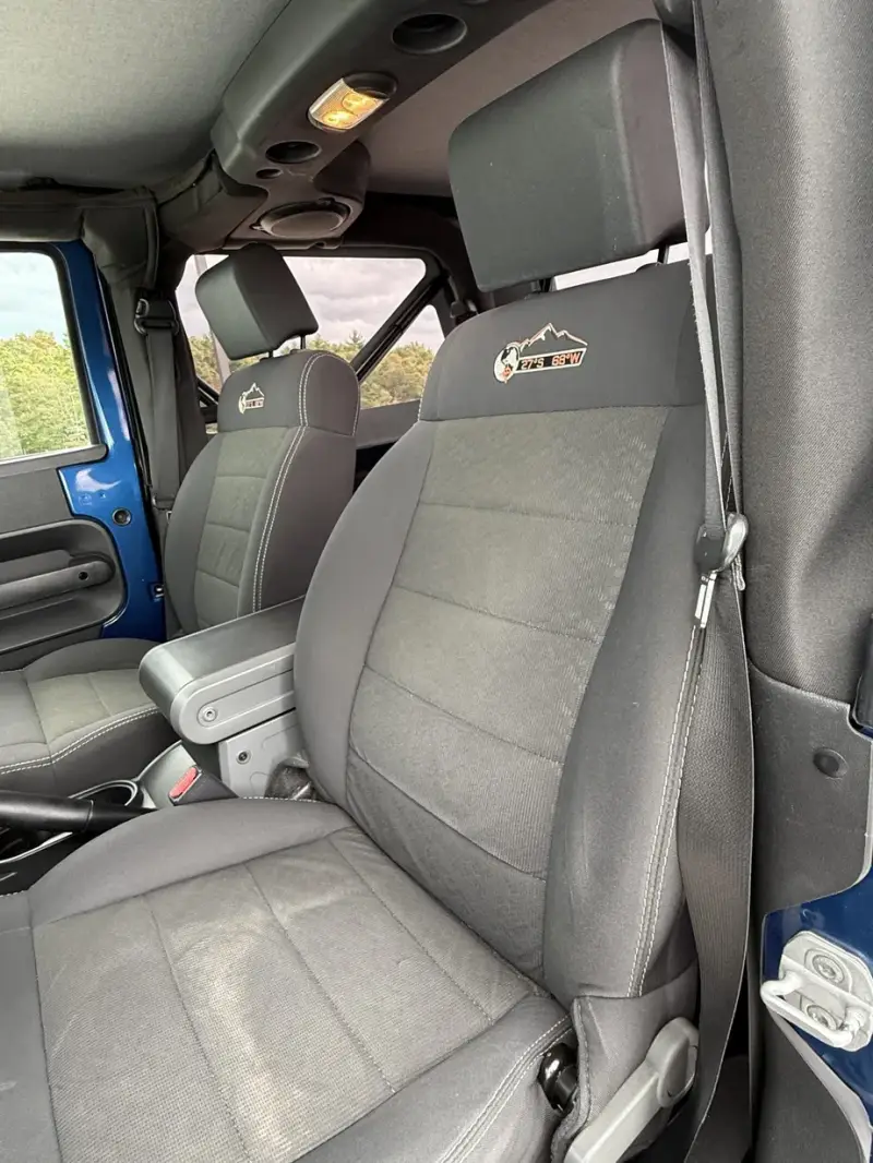 2010 Jeep Wrangler Sport S Mountain Edition photo 27