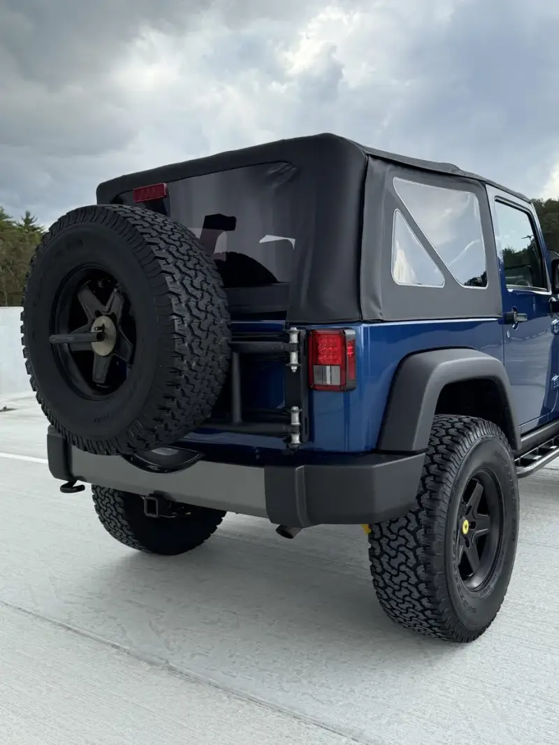 2010 Jeep Wrangler Sport S Mountain Edition photo 17