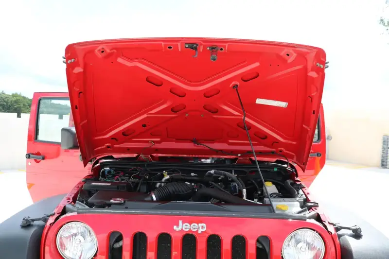 2010 Jeep Wrangler Unlimited Sport photo 41
