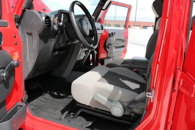 2010 Jeep Wrangler Unlimited Sport photo 23