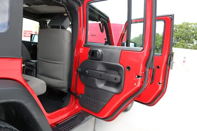 2010 Jeep Wrangler Unlimited Sport photo 48