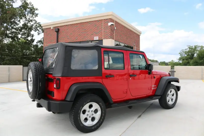 2010 Jeep Wrangler Unlimited Sport photo 6