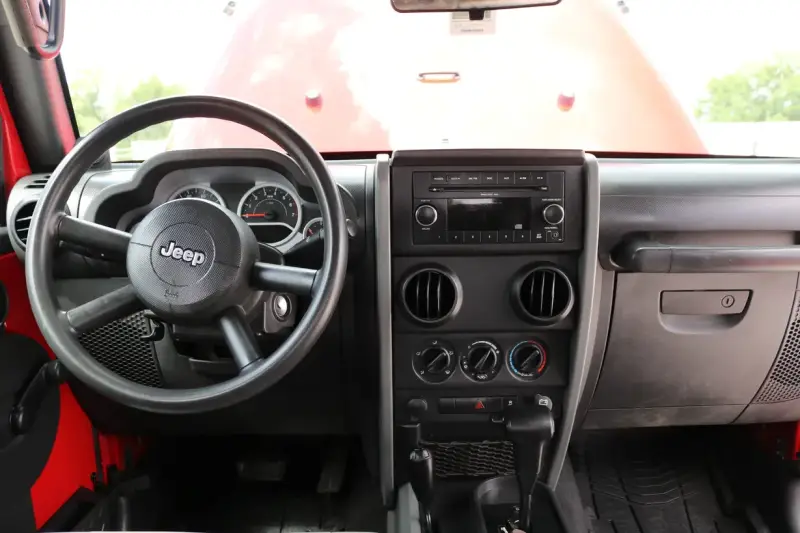 2010 Jeep Wrangler Unlimited Sport photo 28