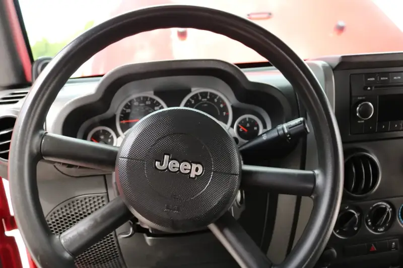 2010 Jeep Wrangler Unlimited Sport photo 30
