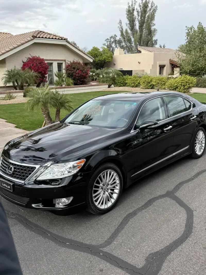 2011 Lexus LS460 Sport photo 48