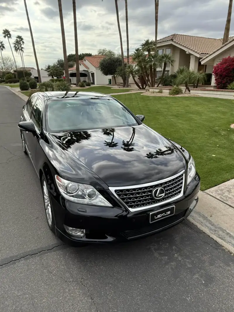 2011 Lexus LS460 Sport photo 5