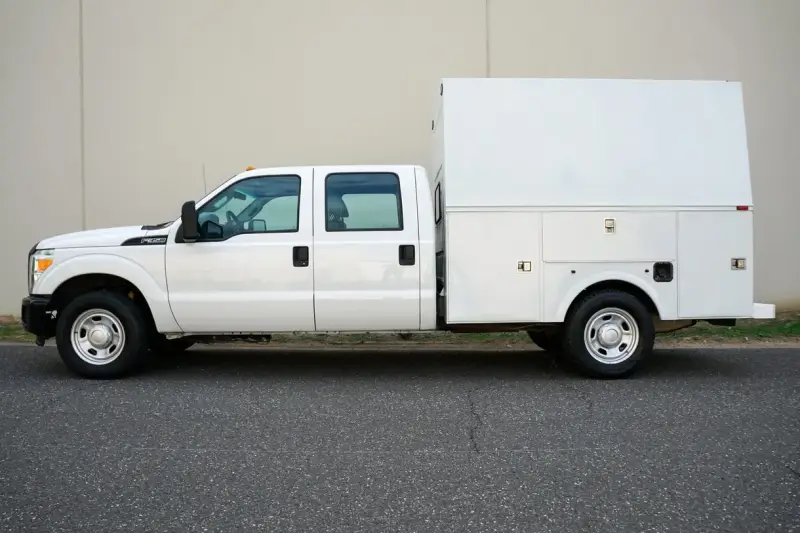 2014 Ford F-350 Super Duty XL photo 2