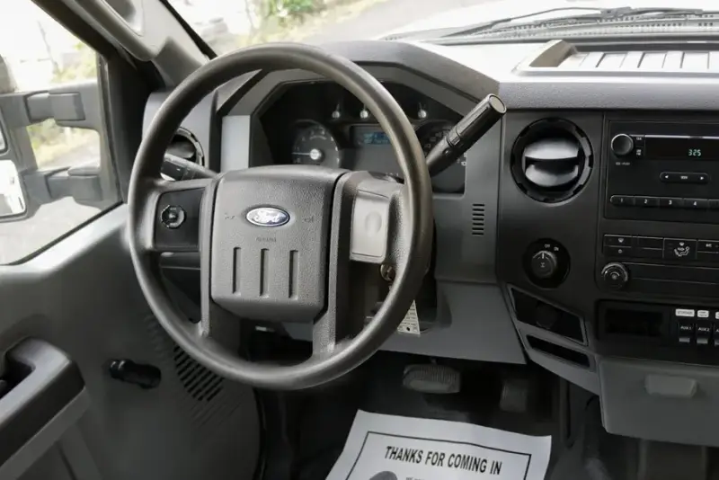 2014 Ford F-350 Super Duty XL photo 33