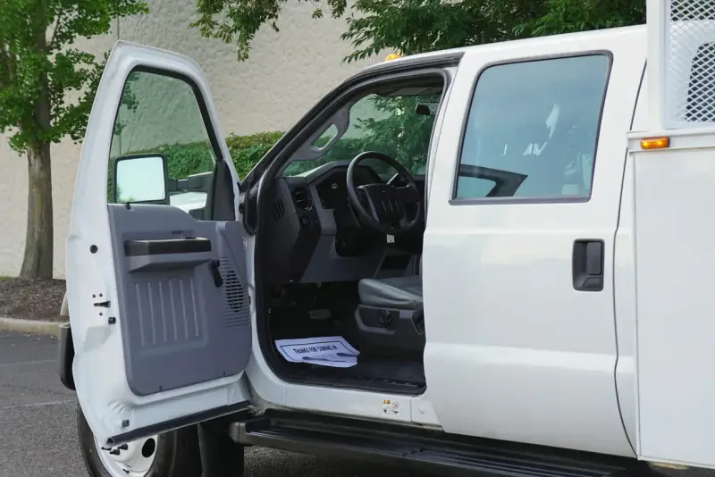 2014 Ford F-450 Super Duty XL photo 35