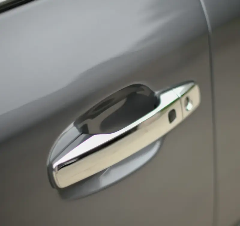 2014 Lexus LX570 photo 16