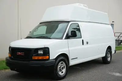 2015 GMC Savana 3500 High-Roof