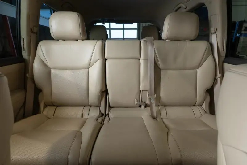 2015 Lexus LX570 photo 42