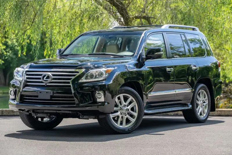 2015 Lexus LX570 photo 1