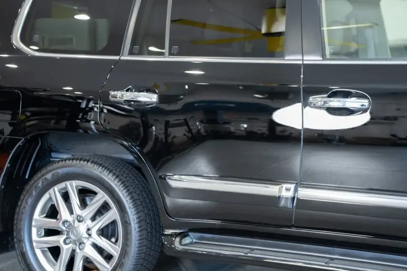 2015 Lexus LX570 photo 21