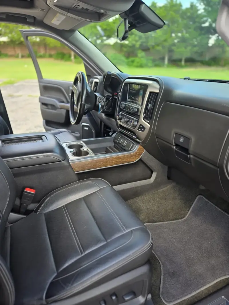 2018 GMC Sierra 1500 Denali Crew Cab photo 22