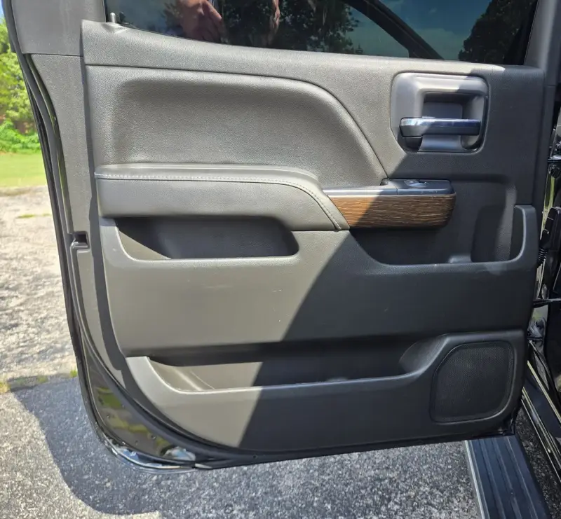 2018 GMC Sierra 1500 Denali Crew Cab photo 36