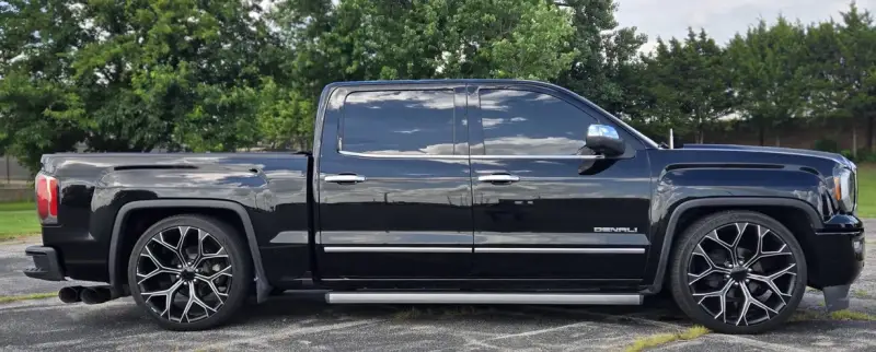 2018 GMC Sierra 1500 Denali Crew Cab photo 6