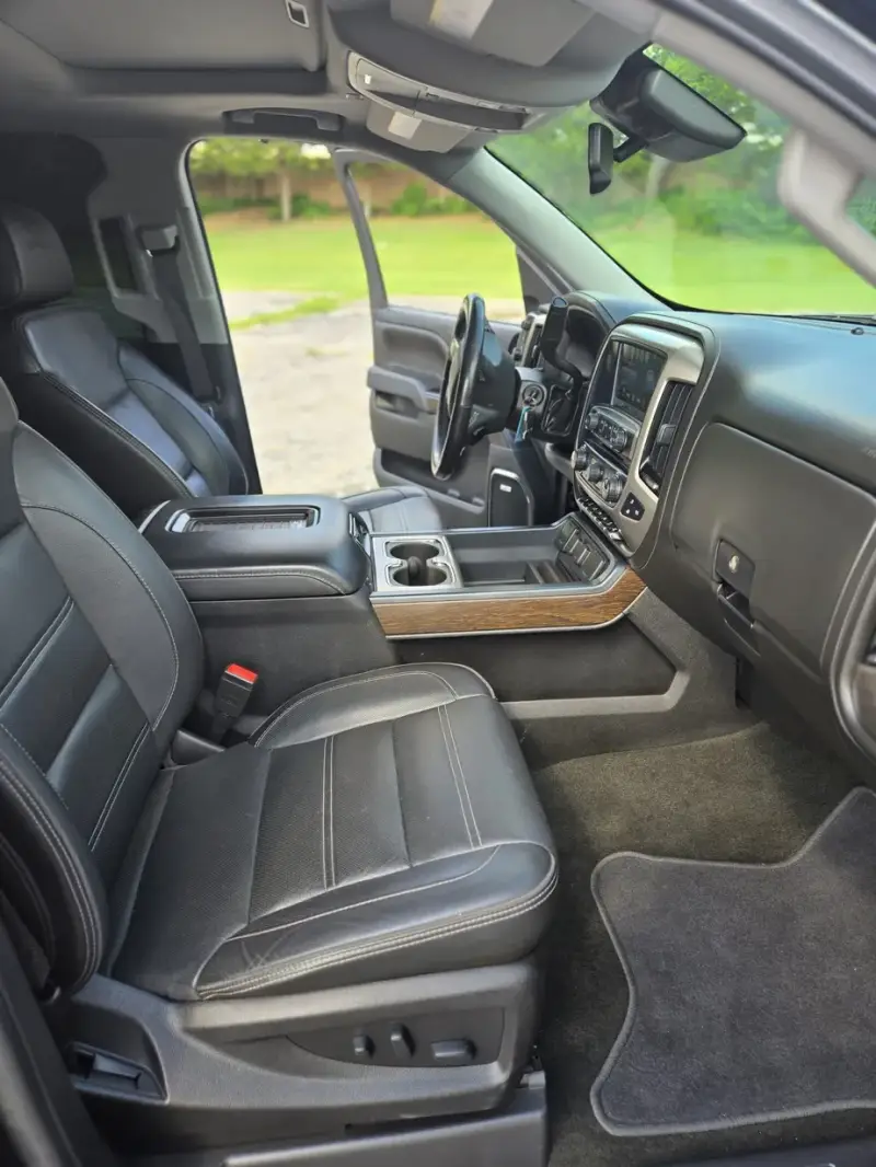 2018 GMC Sierra 1500 Denali Crew Cab photo 21