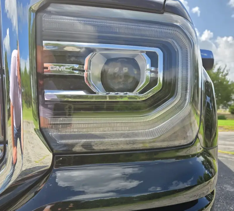 2018 GMC Sierra 1500 Denali Crew Cab photo 12