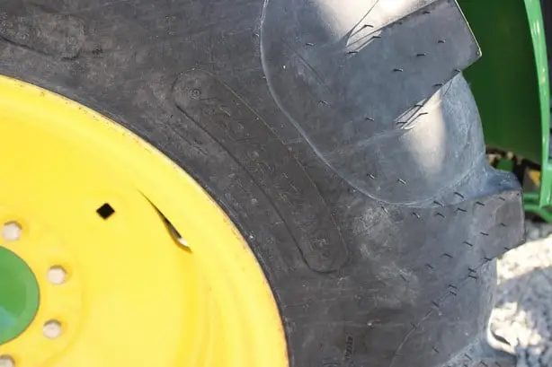 2019 John Deere 4044M photo 21