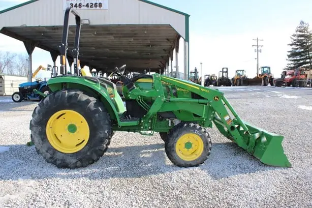 2019 John Deere 4044M photo 8