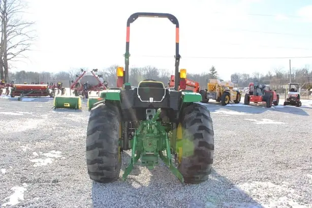 2019 John Deere 4044M photo 4