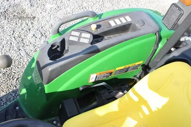 2019 John Deere 4044M photo 30