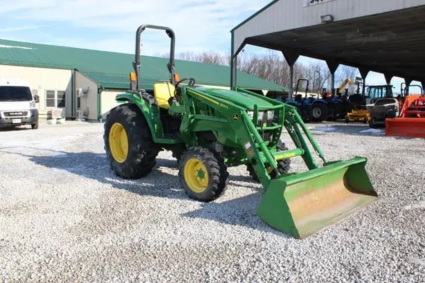 2019 John Deere 4044M photo 9