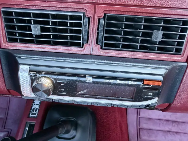 1989 Chevrolet K1500 Silverado 4×4 Sportside 5-Speed photo 48