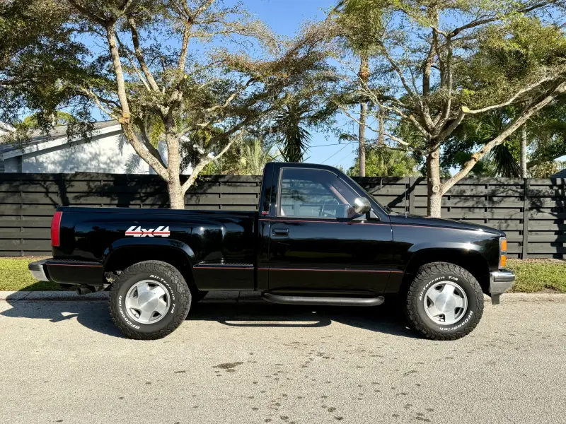 1989 Chevrolet K1500 Silverado 4×4 Sportside 5-Speed photo 100
