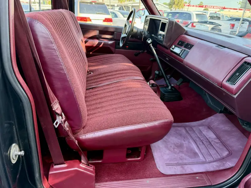 1989 Chevrolet K1500 Silverado 4×4 Sportside 5-Speed photo 152