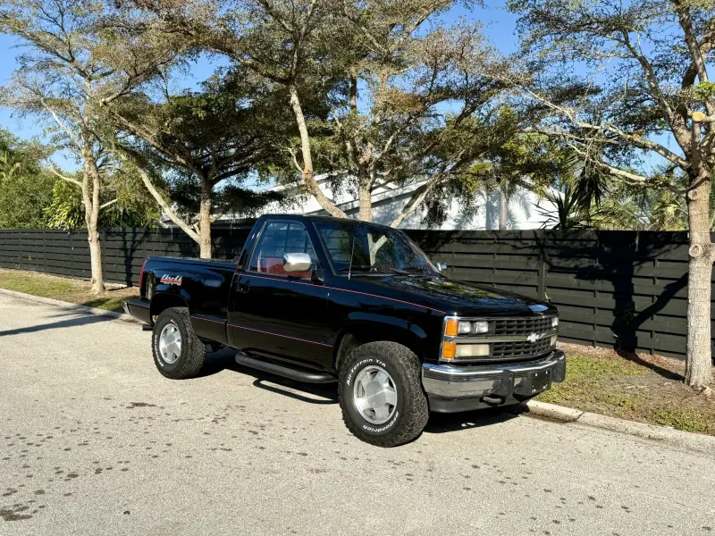 1989 Chevrolet K1500 Silverado 4×4 Sportside 5-Speed photo 1
