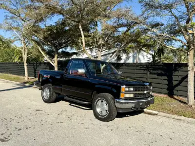 1989 Chevrolet K1500 Silverado 4×4 Sportside 5-Speed