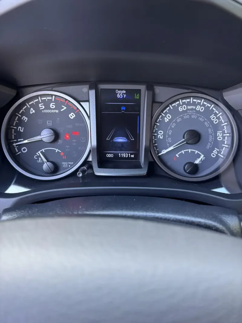 2021 Toyota Tacoma TRD Sport Access photo 34