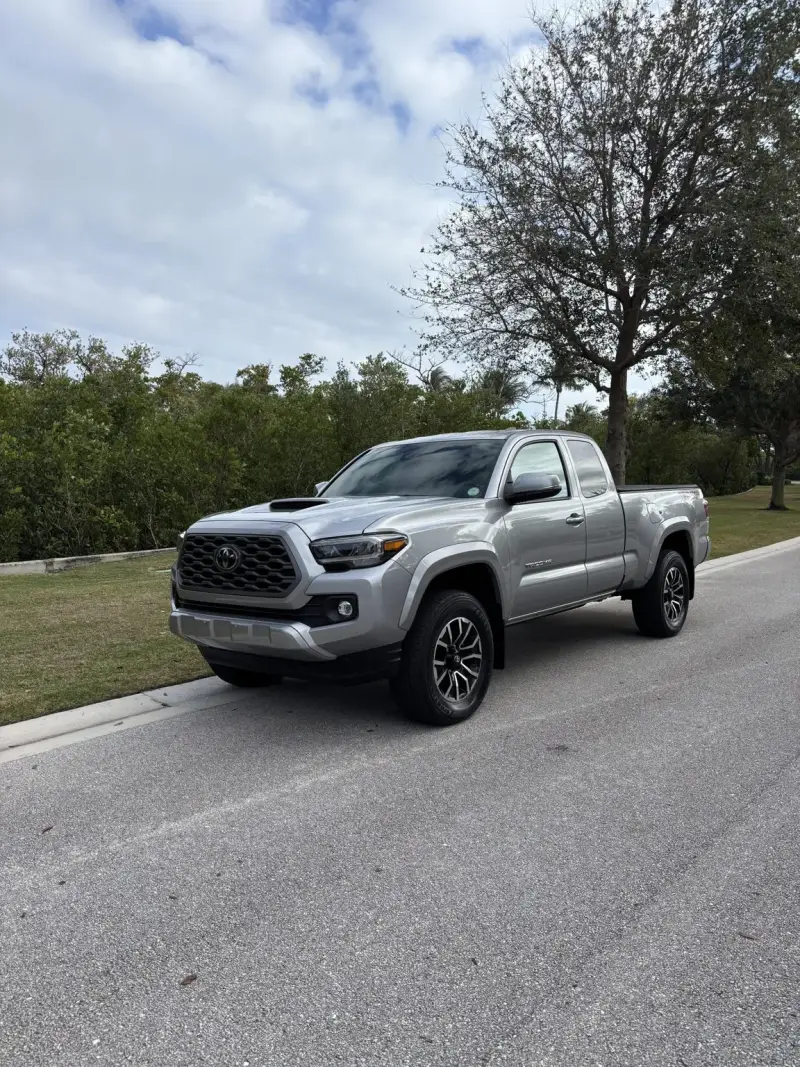 2021 Toyota Tacoma TRD Sport Access photo 2